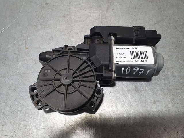 HYUNDAI 402054D Мотор стеклоподъемника двери передней правой в наличии Черновцы
