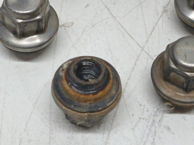 NISSAN 40224ZP53A Гайки колесные в наличии Запорожье
