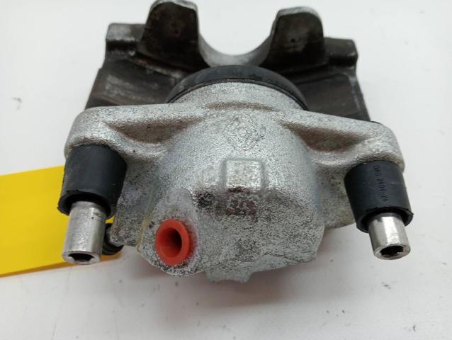 Suporte do freio dianteiro direito 410018218R RENAULT