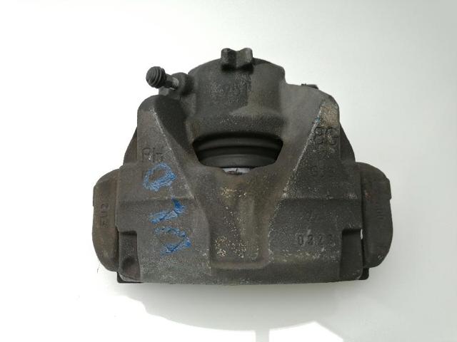 Suporte do freio dianteiro direito 410018218R RENAULT