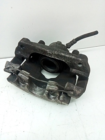 Suporte do freio dianteiro direito 410018218R RENAULT