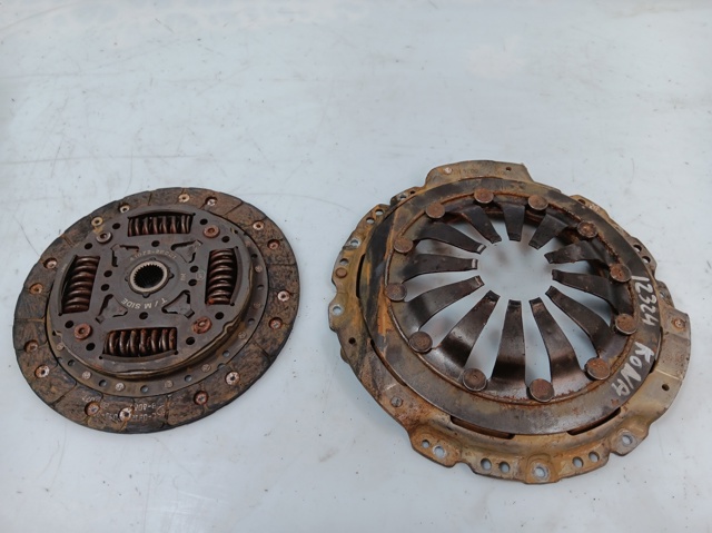 HYUNDAI 410722B001 Диск сцепления в наличии Украина