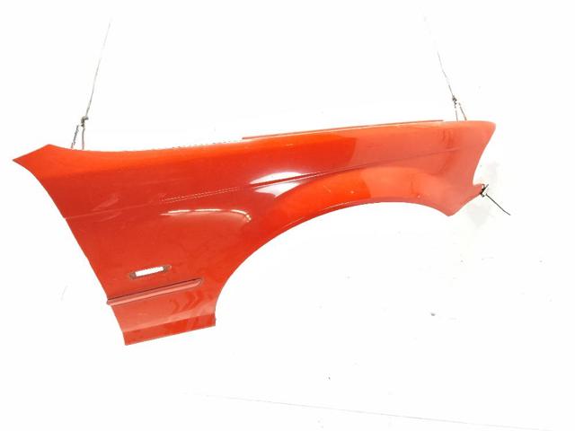 Pára-lama dianteiro direito 41358240406 BMW