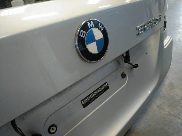 BMW 41627254428 Крышка багажника в наличии Украина