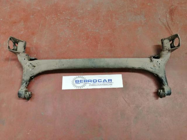 Viga de suspensão traseira (plataforma veicular) 421100F010 Toyota