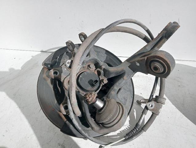 TOYOTA 4230405101 Цапфа задняя правая в наличии Чернигов