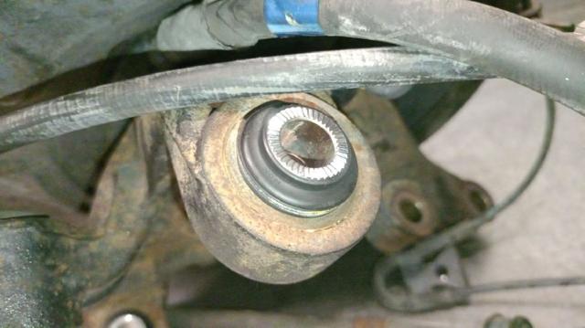 4230448051 TOYOTA Цапфа (поворотный кулак) задний правый купить в Ирпень