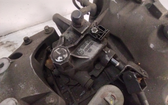 OPEL 428744098 КПП в наличии Днепр