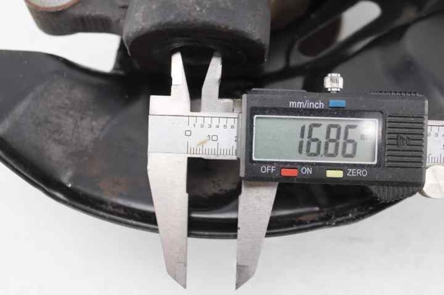 TOYOTA 4321102080 Цапфа передняя правая в наличии Киев