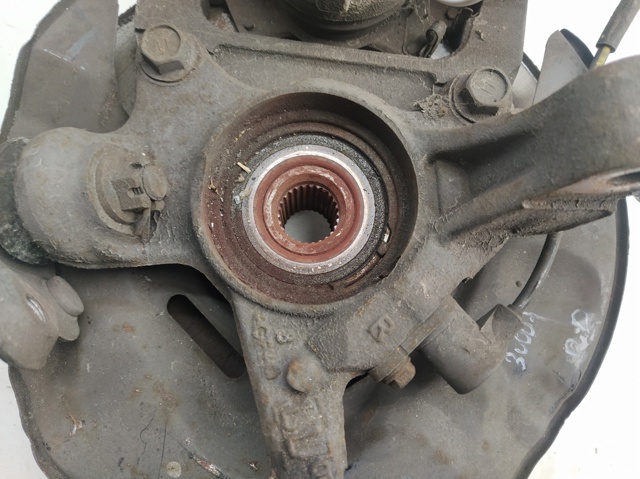 TOYOTA 4321102080 Цапфа передняя правая в наличии Николаев