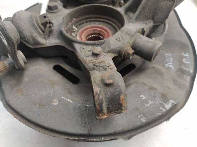 TOYOTA 4321102080 Цапфа передняя правая в наличии Николаев