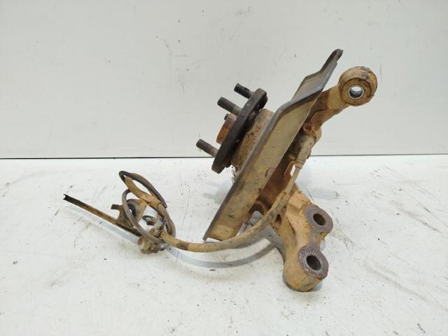 TOYOTA 4321132120 Цапфа (поворотный кулак) передний правый в наличии Черновцы