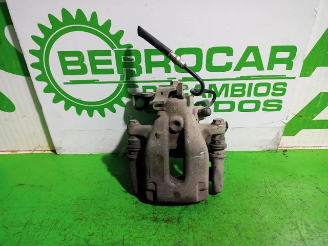 Suporte do freio traseiro direito 4400N5 PEUGEOT