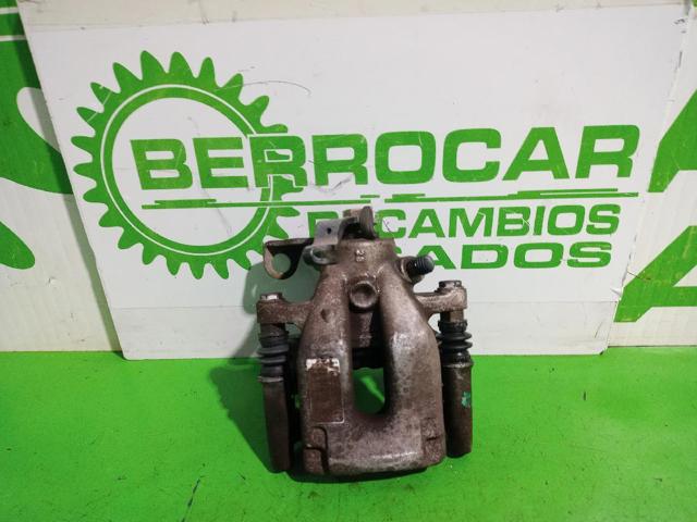 Suporte do freio traseiro direito 4400N5 PEUGEOT