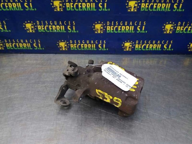 Suporte do freio traseiro direito 4400N5 PEUGEOT