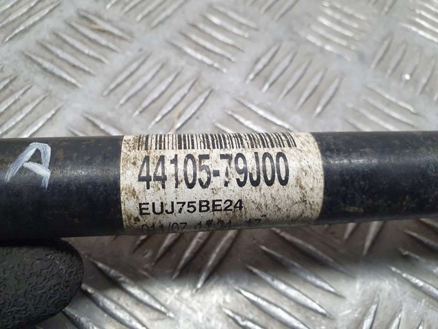 SUZUKI 4410579J00 Полуось задняя правая в наличии Николаев