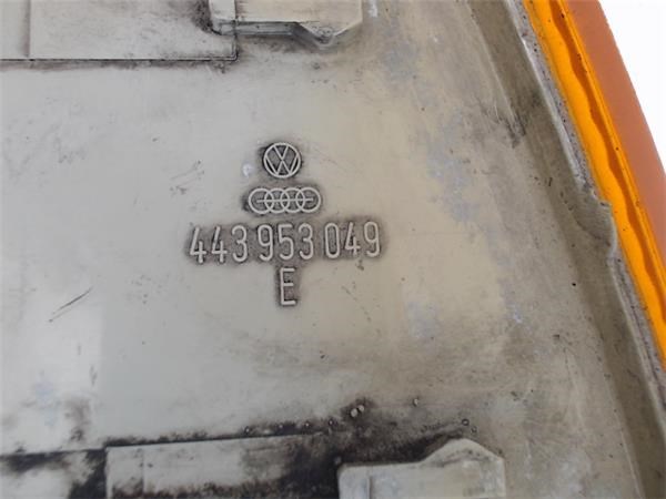 VAG 443953049E Указатель поворота левый в наличии Черновцы