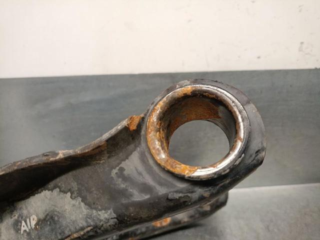 Braço oscilante superior esquerdo de suspensão dianteira 4440105001 Ssang Yong