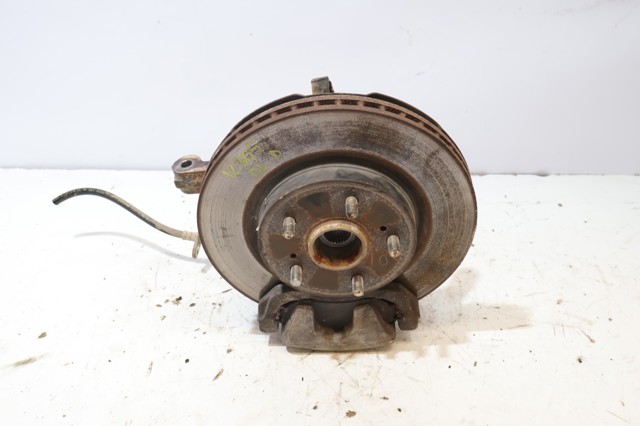 SUZUKI 4511165J00 Цапфа (поворотный кулак) передний правый в наличии Львов