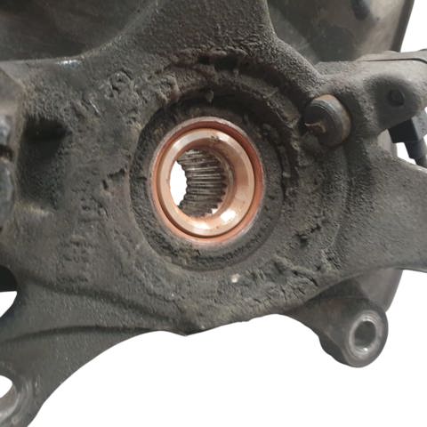 SUZUKI 4515162J10 Цапфа (поворотный кулак) передний левый в наличии Одесса