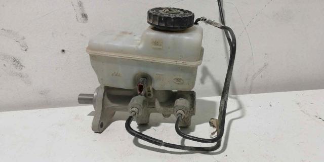 Cilindro mestre do freio 46010EB326 NISSAN