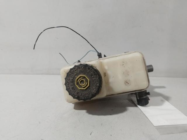 Cilindro mestre do freio 46010EB326 NISSAN