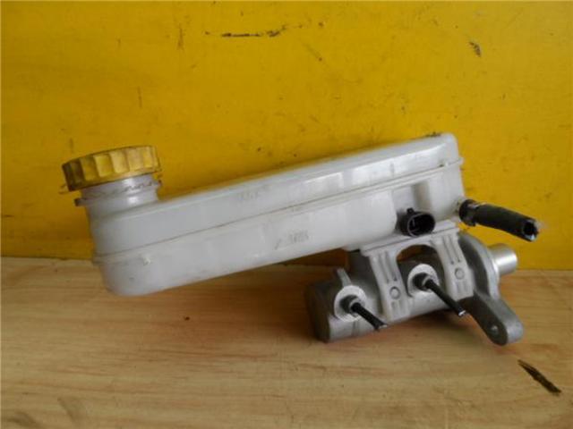 Cilindro mestre do freio 4601T6 PEUGEOT