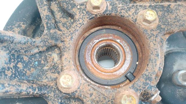 4611065J00 SUZUKI Цапфа (поворотный кулак) задний правый купить в Тернополь