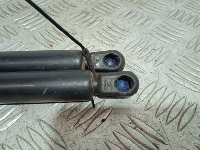 46824070 Амортизатор багажника купить Ужгород