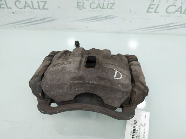 Suporte do freio dianteiro direito 4773012451 Toyota