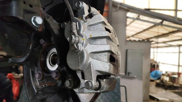 TOYOTA 4775042130 Суппорт тормозной передний левый в наличии Украина