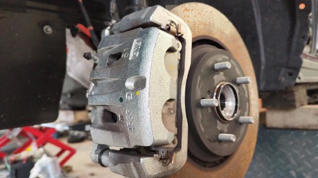 4775042130 TOYOTA Суппорт тормозной передний левый купить в Чернигов