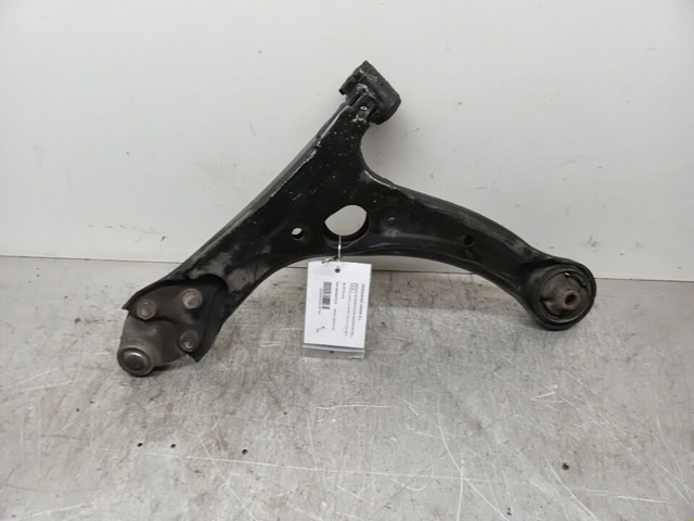 TOYOTA 480680F010 Нижний рычаг в наличии Украина