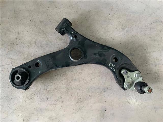 TOYOTA 4806810130 Рычаг передней подвески нижний правый в наличии Сумы