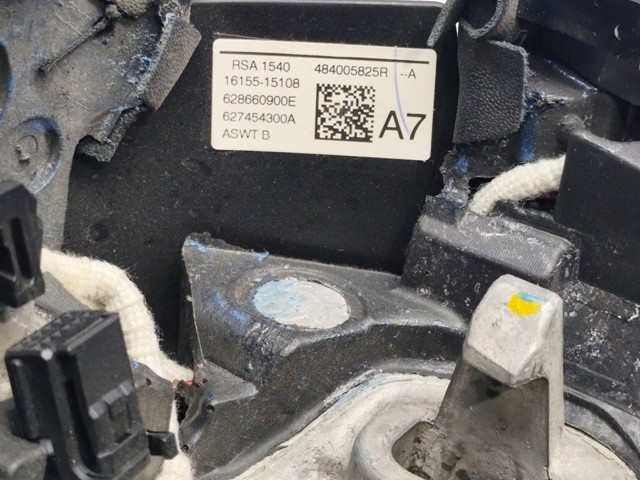 484005825R RENAULT Руль купить в Киев