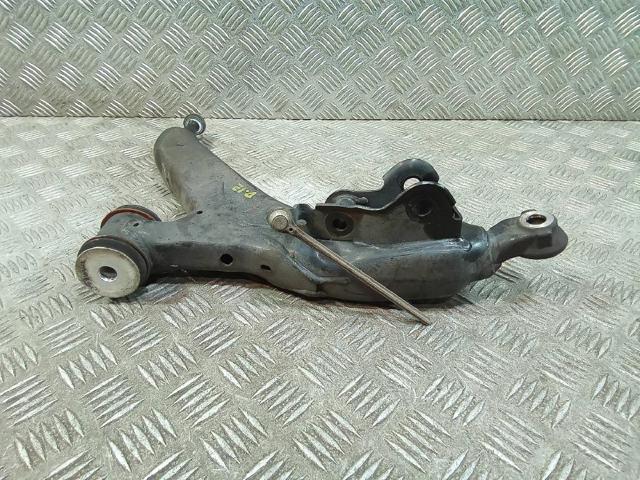 Braço oscilante inferior esquerdo de suspensão dianteira 4864030290 Toyota