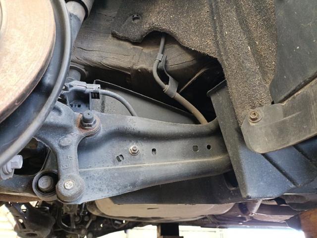 TOYOTA 48760F4010 Рычаг (тяга) задней подвески продольный нижний правый в наличии Житомир
