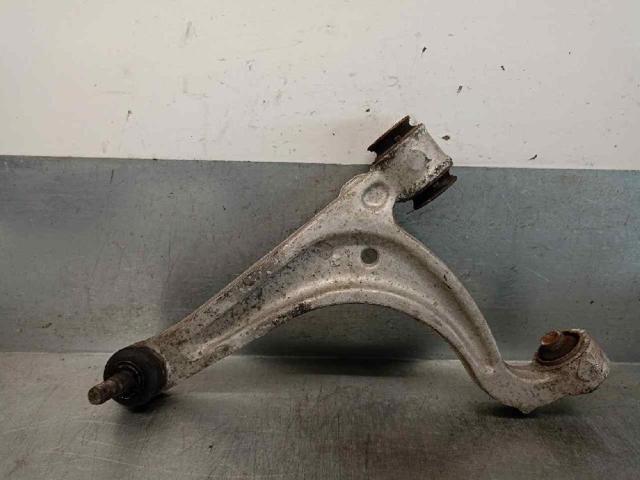 Braço oscilante superior direito de suspensão traseira 4877030050 Toyota