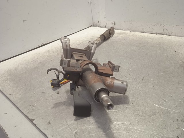 488100057R RENAULT Вал рулевой колонки нижний купить в Киев