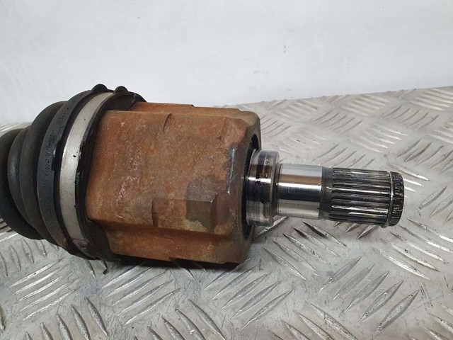 HYUNDAI 495011H211 Полуось (привод) передняя левая в наличии Чернигов