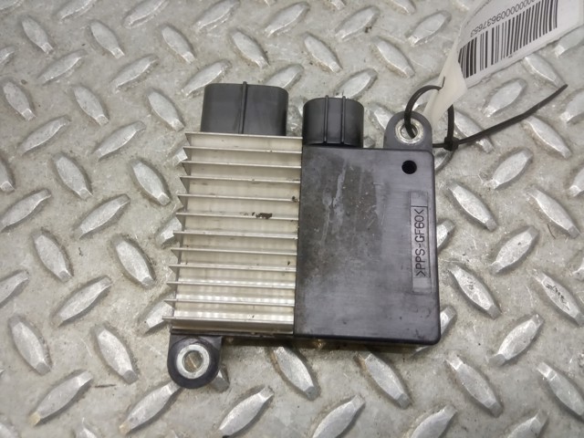 Regulador de revoluções de ventilador de esfriamento (unidade de controlo) 4993003580 Mazda