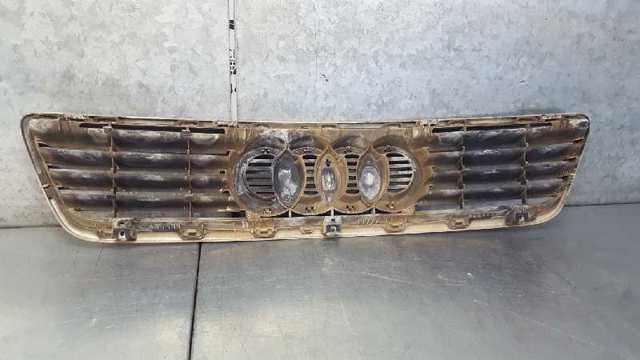 VAG 4A0853651C Решетка радиатора в наличии Житомир