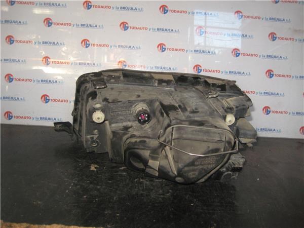 VAG 4A0941030L Фара правая в наличии Чернигов