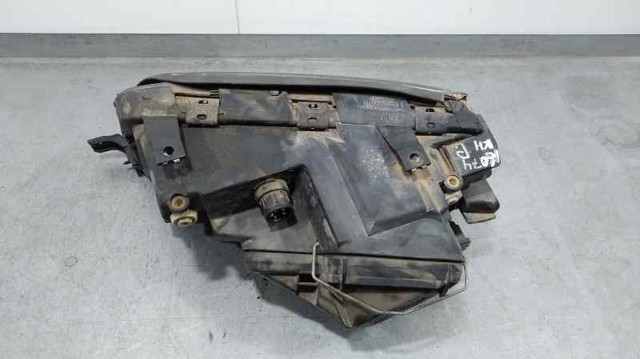 VAG 4A0941030N Правая фара в наличии Кривой Рог
