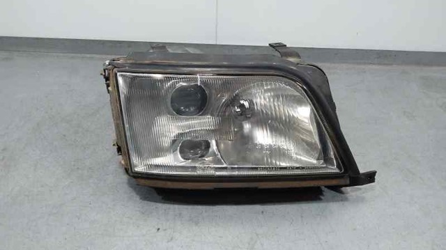 VAG 4A0941030N Правая фара в наличии Днепр