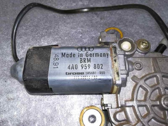VAG 4A0959802 Мотор стеклоподъемника двери передней правой в наличии Тернополь