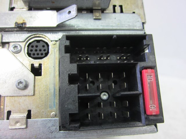 VAG 4B0035192K Магнитола (радио AM/FM), универсальная в наличии Каменское