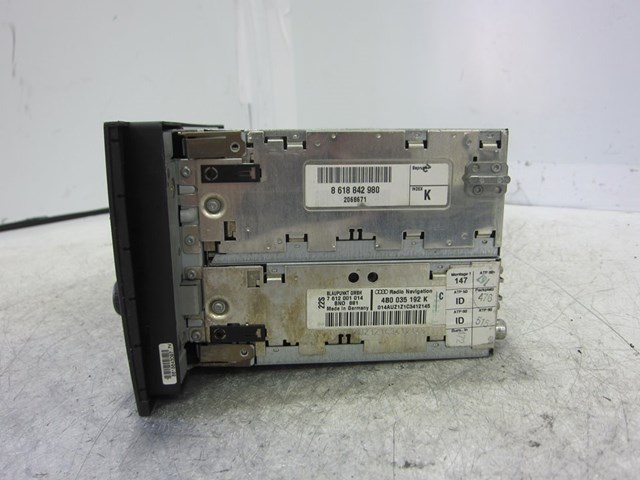 VAG 4B0035192K Магнитола (радио AM/FM), универсальная в наличии Тернополь