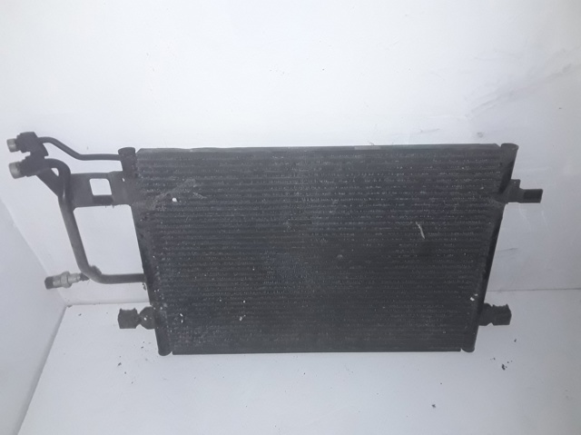 Condensador de ar condicionado / radiador para Audi A6 1.9 TDI AWX 4B0260401F