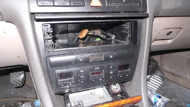 Controle de aquecimento / ar condicionado para Audi A6 Avant (4B5,4B5) (2002-2005) 2.5 TDI AFB 4B0820043P